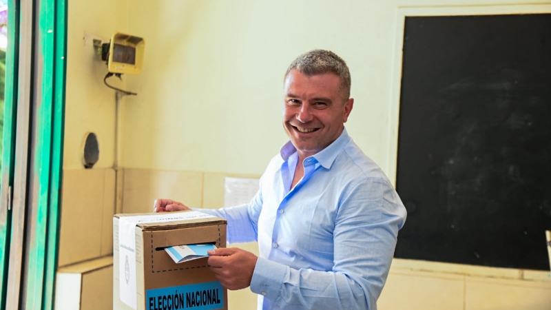 Costarelli votó y describió estas elecciones como  un "plebiscito" de gestión